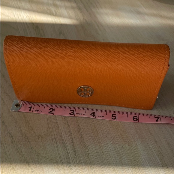 Tory Burch Glasses case - Picture 11 of 13